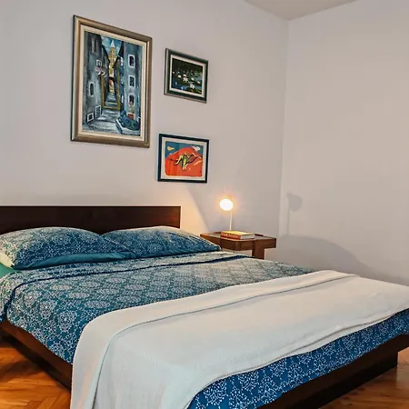 公寓 Comfort Family With Balcony And Sea View